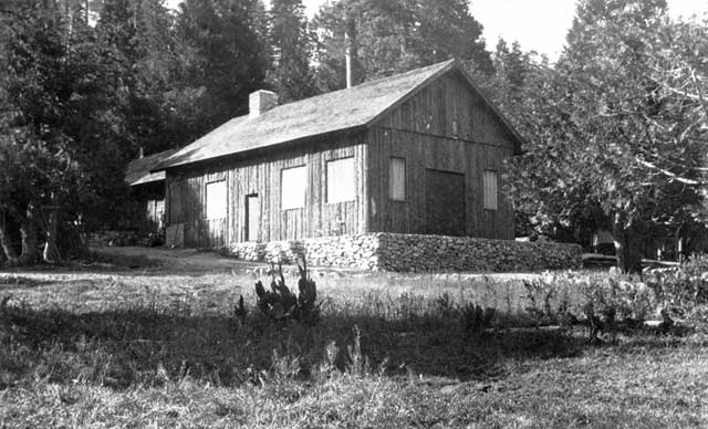 The recreation hall at the Pacific Electric vacation camp, 1918.
